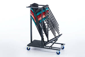 Die Marokko Barhocker auf dem Transportrollwagen